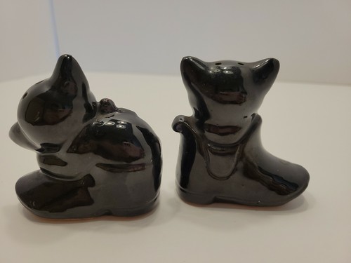 Vintage Japan Redware Salt Pepper Shakers Black Cats In Shoes Red Bow - Picture 3 of 7
