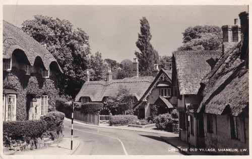 X.118 ISLE OF WIGHT - TEN POSTCARDS OF SHANKLIN - Picture 7 of 10