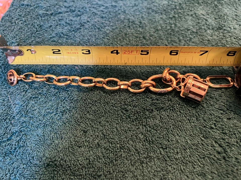Icónico Henri Bendel Tono Dorado y Esmalte Sombrero Caja Dije Pulsera Foto 2 de 4