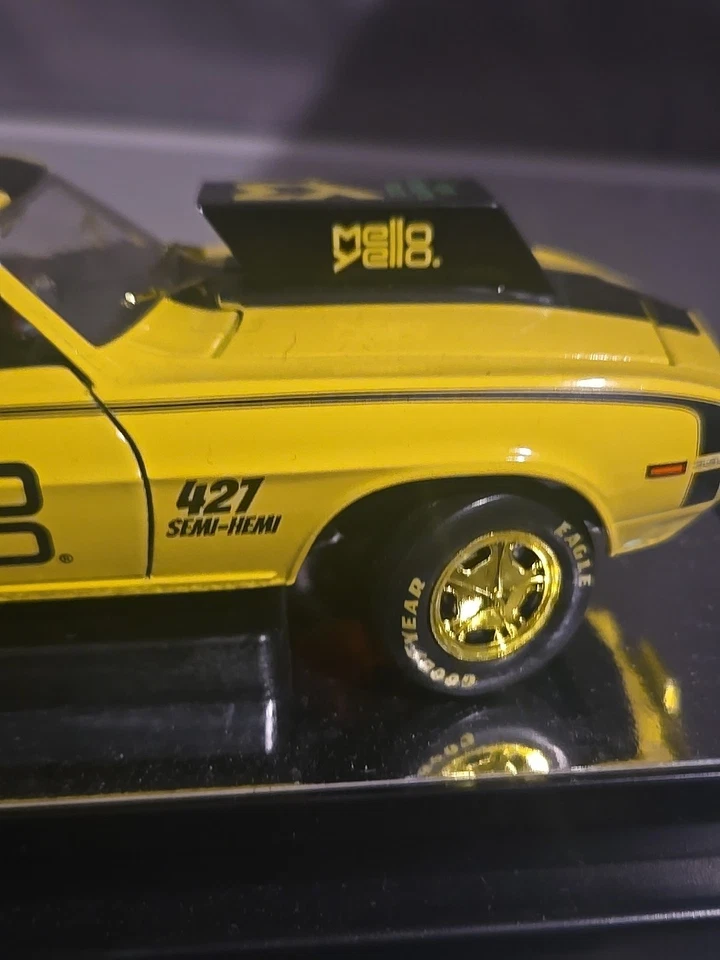 *USED*M2 Machines CHASE 1969 Chevy Camaro SS/RS Mello Yello 1:24 1/750  - Image 2 of 4