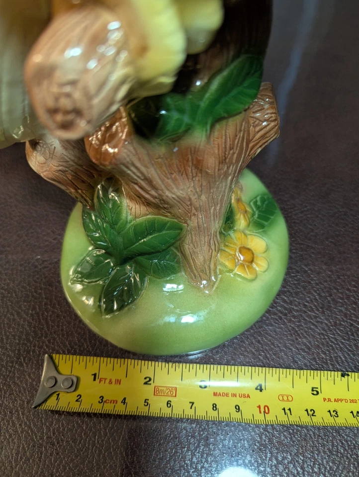 Escultura de porcelana de cacatúa hecha a mano firmada, estilo de finales del siglo XX. Foto 2 de 4