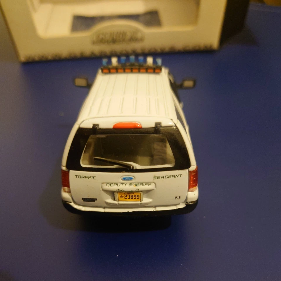 Caja de cambios coleccionable Ford Expedition 1:43 edición limitada como nueva Foto 4 de 4