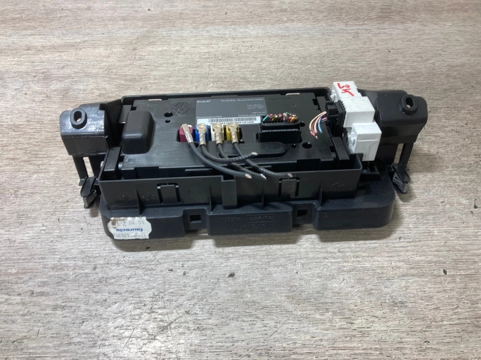 2011 RENAULT MEGANE TOM TOM SAT NAV DISPLAY SCREEN WITH SD CARD - Image 4 of 4