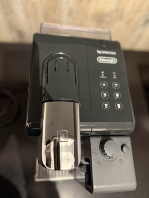 De'Longhi Nespresso Lattissima Touch EN 550.BM Coffee Capsule Machine