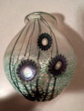 6.5" Signed Robert Eickholt Iridescent Sea Anemone Art Glass Pillow Vase