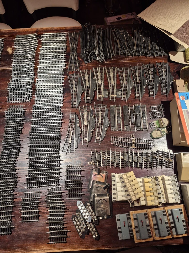 H0 Konvolut Piko Modelleisenbahn Schienen/Deko/Waggons - Bild 4 von 4