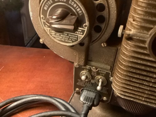 Vintage Revere 8 Model 85 Film Projector 8 Mm - Working - Picture 7 of 13