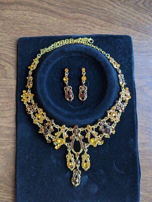 NWT Topaz/Root beer Demi Parure Necklace/Earring Set Everyone's