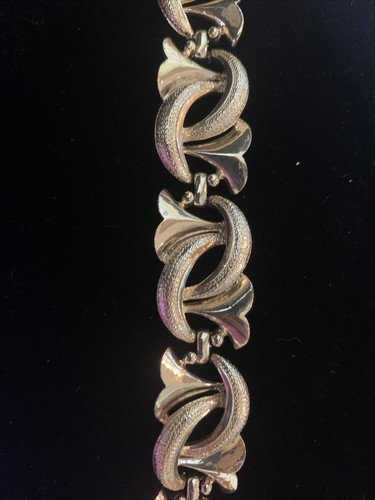 Coro Signed Chunky Vintage 1960s Bracelet 7 in Goldtone Brushed Smooth Texture - Picture 2 of 3