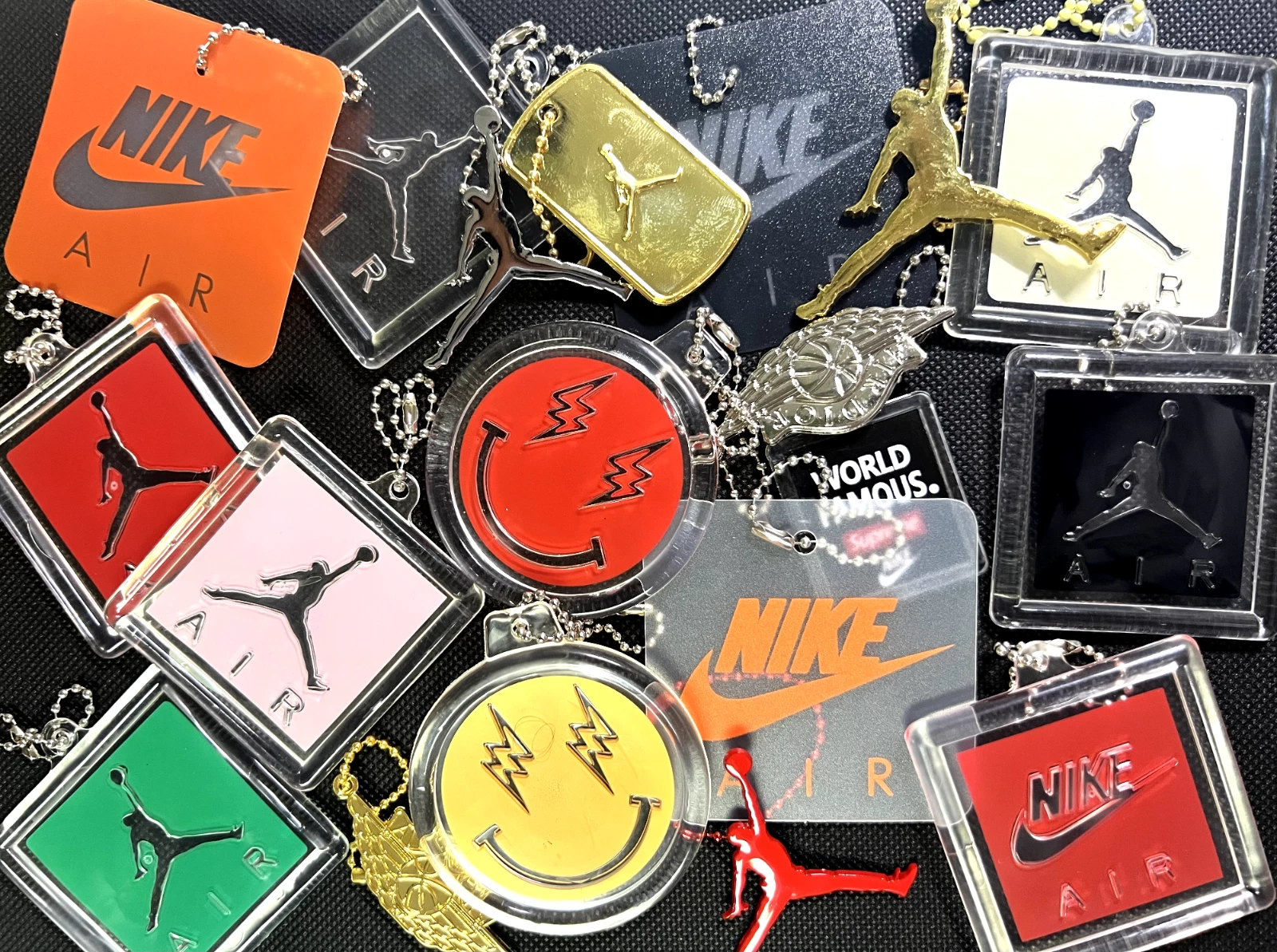 Porte clés Nike Air Jordan Supreme J Balvin Jumpman chaussure étiquette à accrocher