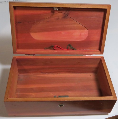 Lane Type Cedar Box Mini Hope Chest Trinket Jewelry Storage Box w/Keys nonlockin - Picture 13 of 18