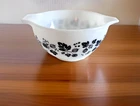 New ListingVintage PYREX Black & White GOOSEBERRY Cinderella Mixing Bowl #441 - 1 1/2 Pints