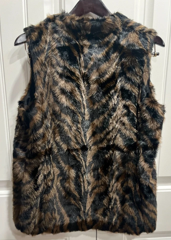 Mujeres Talla 1 EE. UU. 8-10 (M) Chico's Chaleco de Piel Sintética Oscuro Estampado Animal Artístico Rodeo Listo Foto 2 de 4