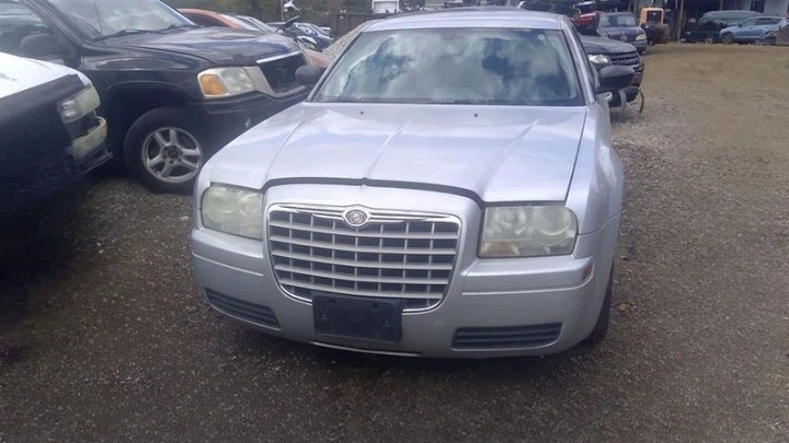 2005-2007 Chrysler 300/Dodge Magnum Automatic Trans Floor Gear Shifter Assembly - Image 3 of 4