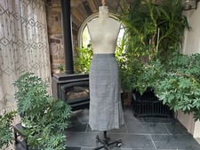 Vintage 1970s Black and White Herringbone Unlined Lower Pleated Skirt