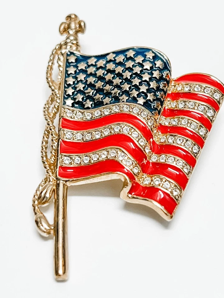 Monet USA American Flag Brooch 911 NYC Pentagon Memorial Pin UNITED WE STAND - Image 3 of 4