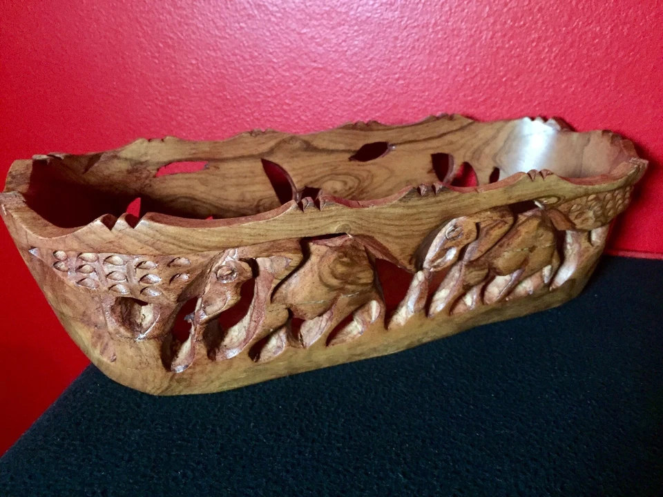 Vintage 2001 12 inch South African Hand Carved Jungle Desert Animal Basket RARE! - Image 3 of 4