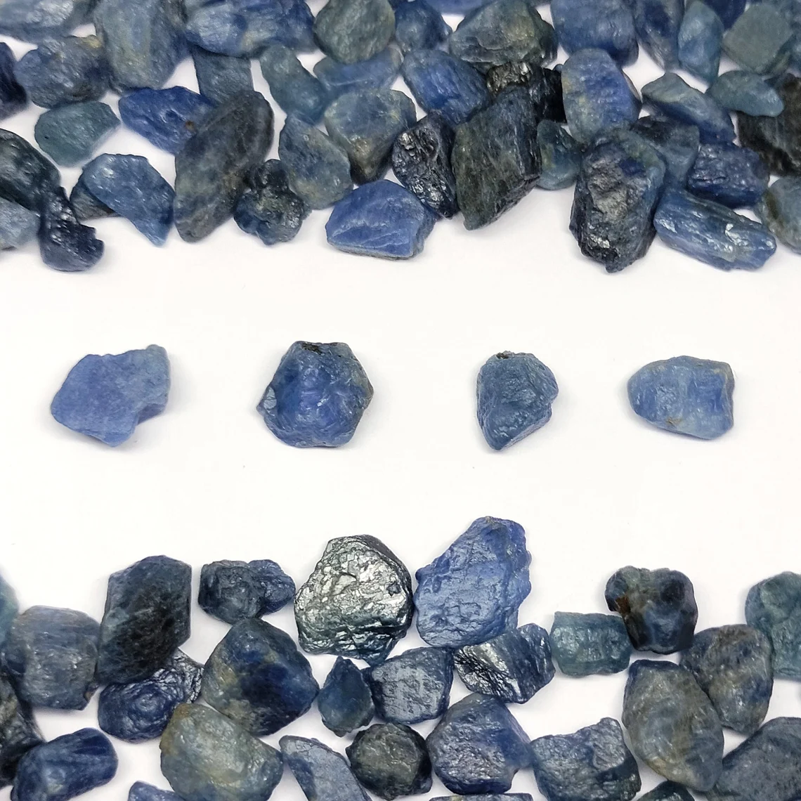 RAW BLUE SAPPHIRE NATURAL GEMSTONE ROUGH 15 MM AAA BLUE SAPPHIRE  CRYSTALS