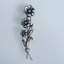 Daffodil Narcissus Bouquet Slide Pendant Cast Sterling Silver Graduated Flowers