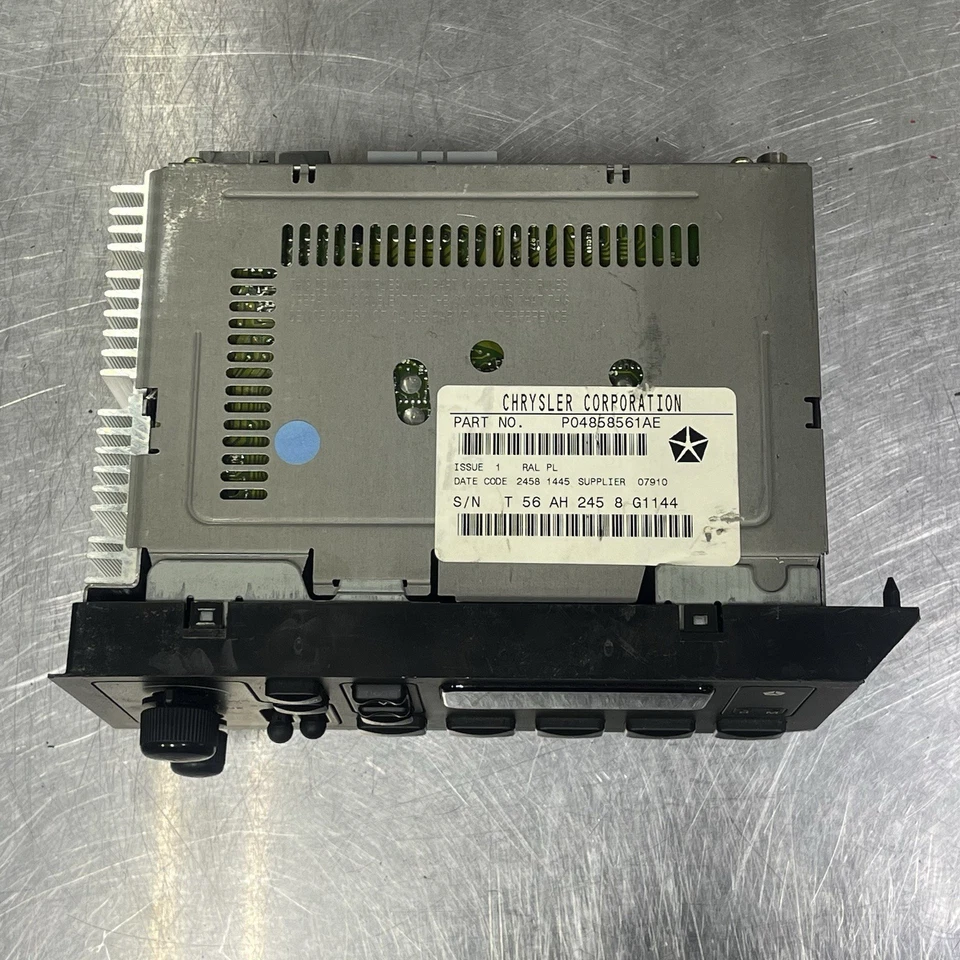 Chrysler Corporation AM FM Radio From 1999 Dodge Neon P04858561AE OEM EUC - Изображение 2 из 4