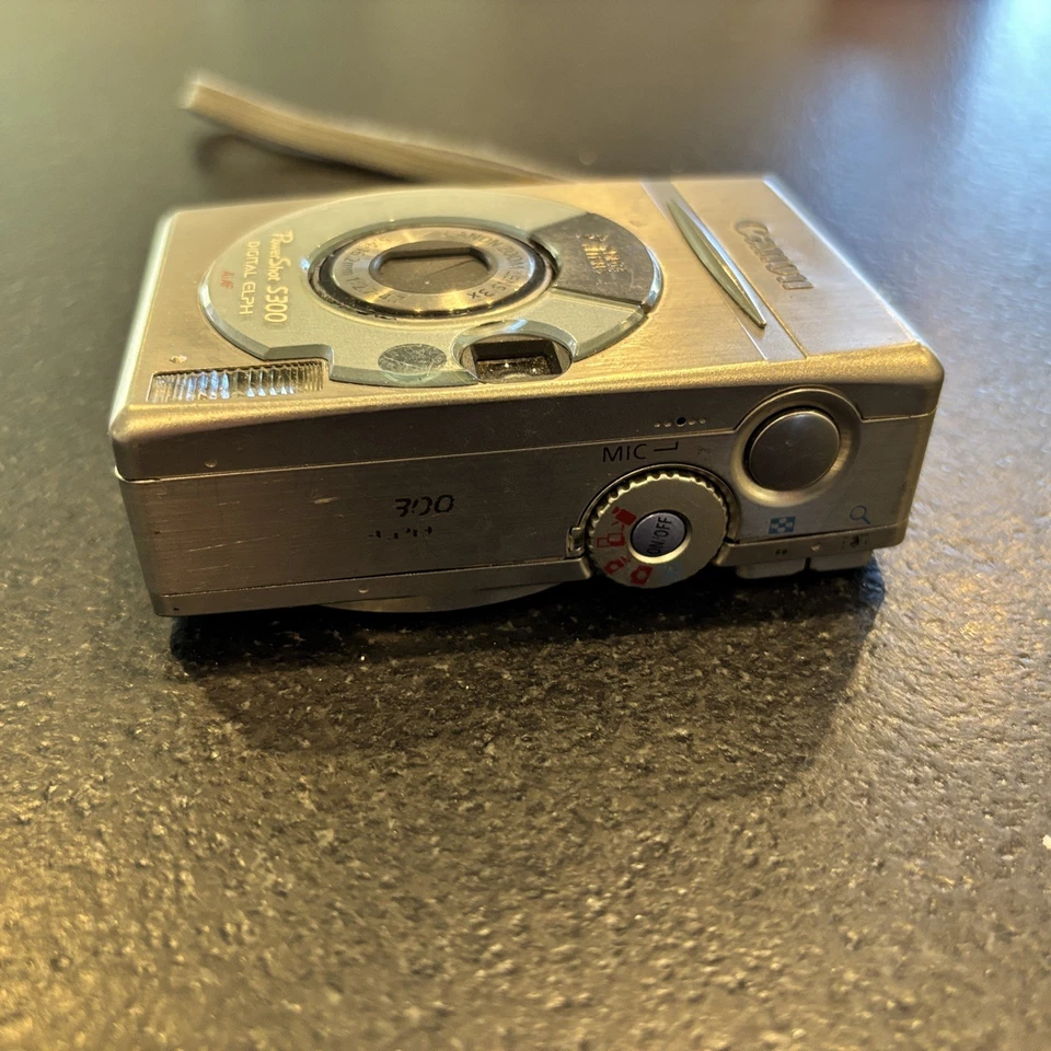 Canon PC1008 PowerShot S300 ELPH AF Digital Camera 2.1MP 3x Zoom - UNTESTED - Image 3 of 4