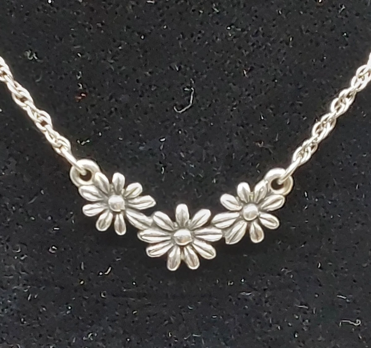 James Avery Margarita Daisy Necklace in Sterling Silver 14 inches