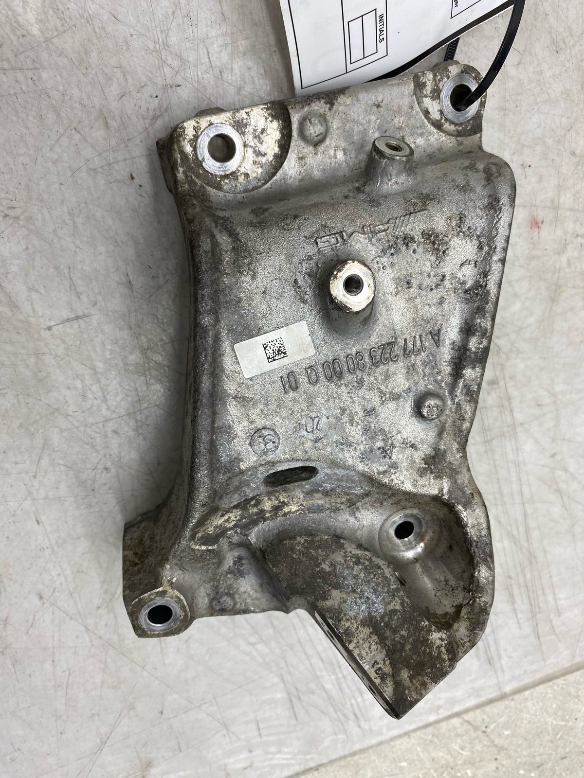 2020-2025 ASTON MARTIN DBX 4.0L LEFT ENGINE MOTOR MOUNT SUPPORT BRACKET