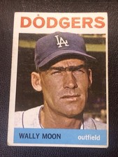 1964 Topps #353 Wally Moon Los Angeles Dodgers