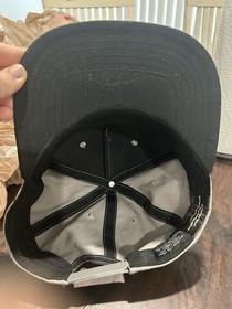 Nintendo NES Controller Hat Cap Men&rsquo;s Gray Black SnapBack