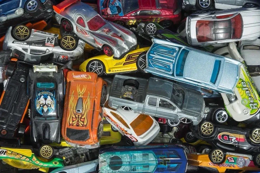 100 Hot Wheels Cars Bulk Lot- Random Mixed Mystery Diecast – Kid Gift Collection - Image 2 of 2