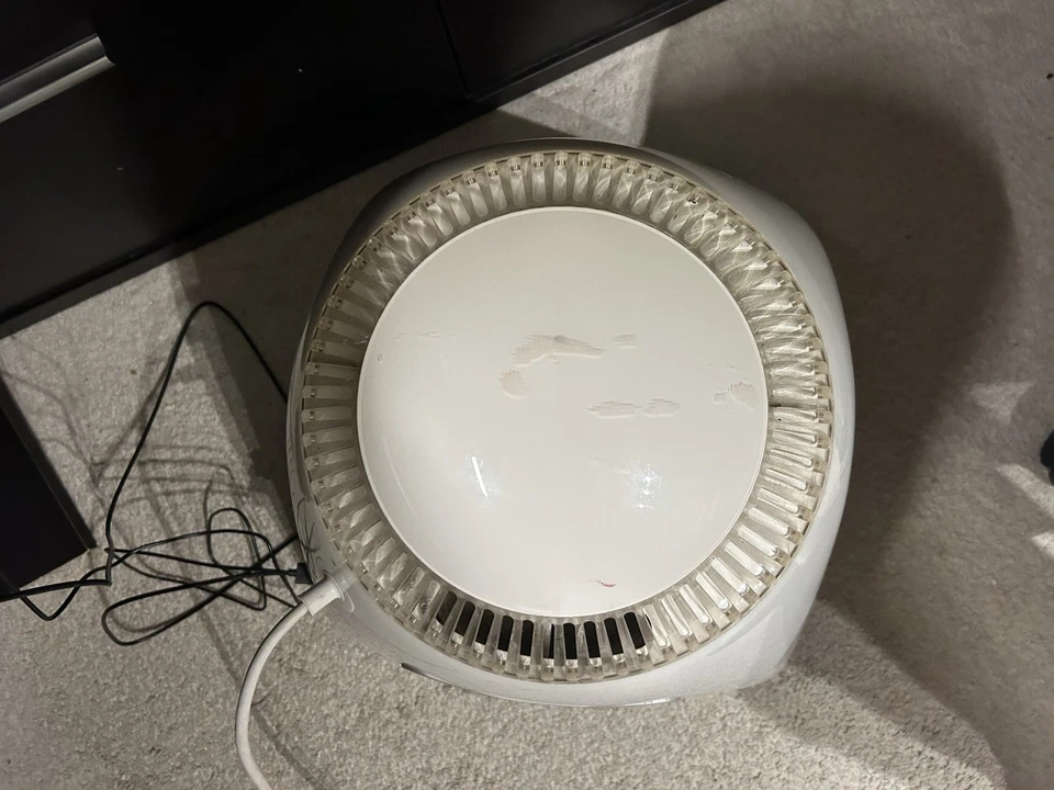 Apple eMac G4 (700MHz, 1GB RAM, Mac OS X 10.4.11) – Working Classic Mac!  a1002 - Image 4 of 4