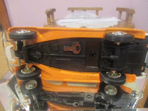 TENNESSEE VOLUNTEERS DIE CAST 1936 FORD PANEL VAN 1:25 SCALE # 12 IN FIRST SET - Picture 10 of 13