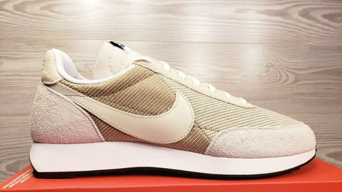 nike tailwind khaki