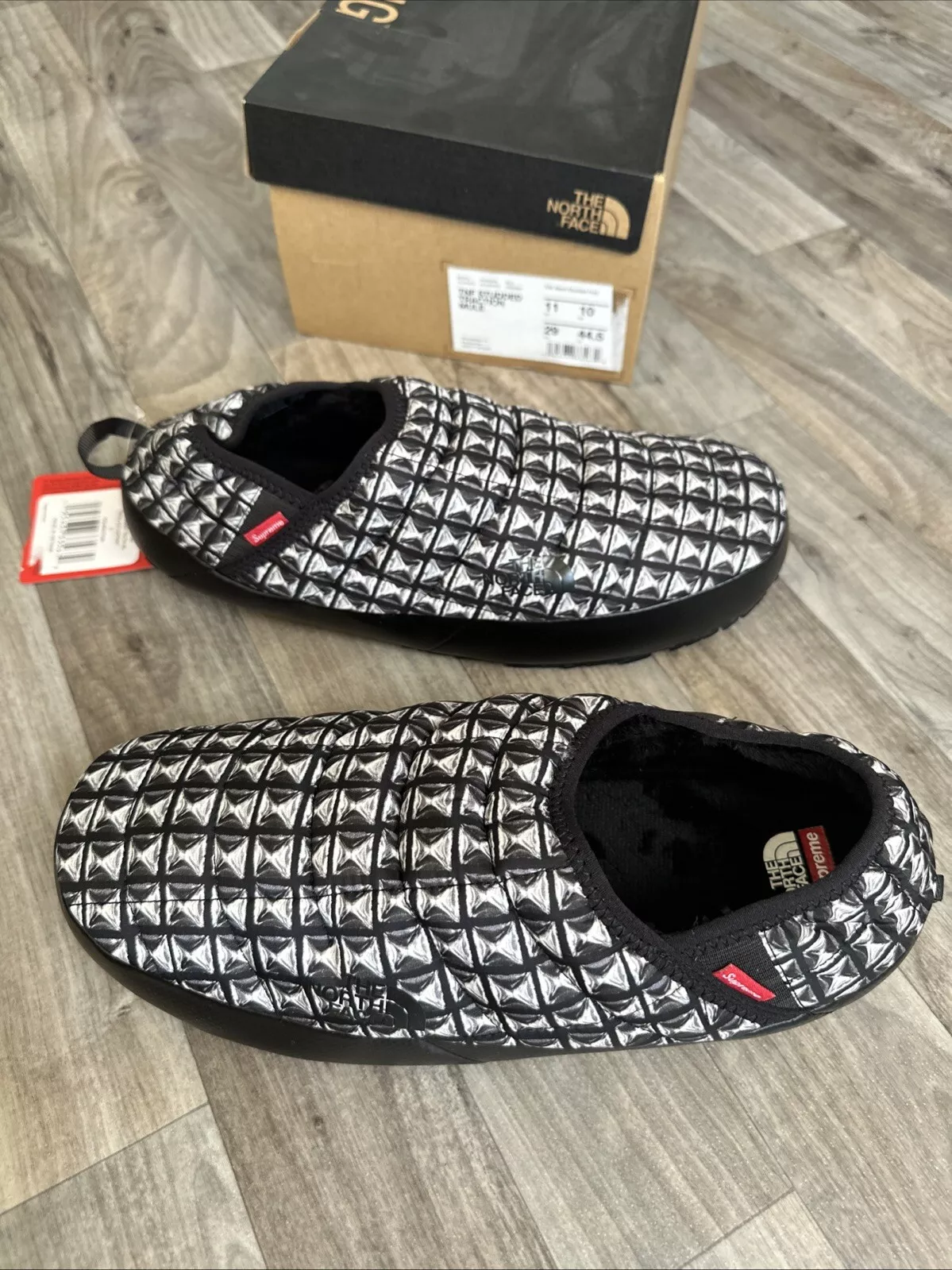 Mulet de traction clouté Supreme North Face