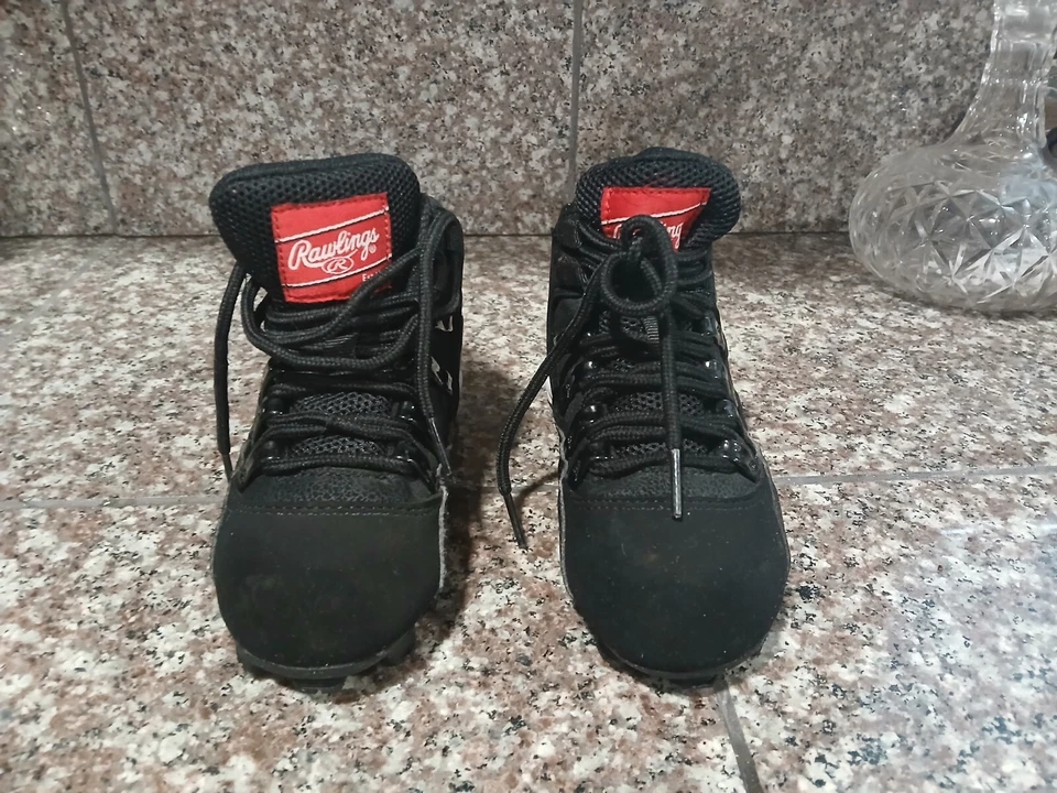 Chuteiras de beisebol juvenil RAWLINGS Full Press Mid Top T-ball tamanho 10 usadas - Imagem 3 de 4