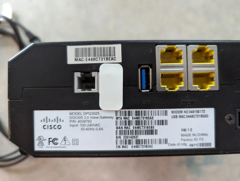 Módem router inalámbrico CISCO DPQ3925 8x4 DOCSIS 3.0 Gateway con voz EDVA Foto 2 de 3