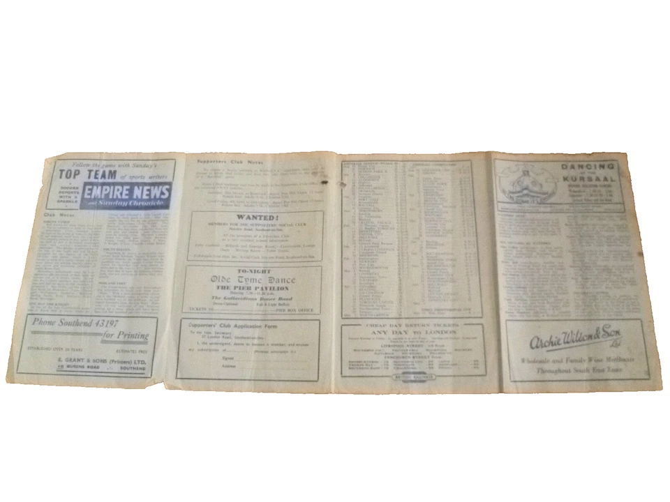 1958 Football Programme Southend United v Watford League Division III South - Image 3 of 4