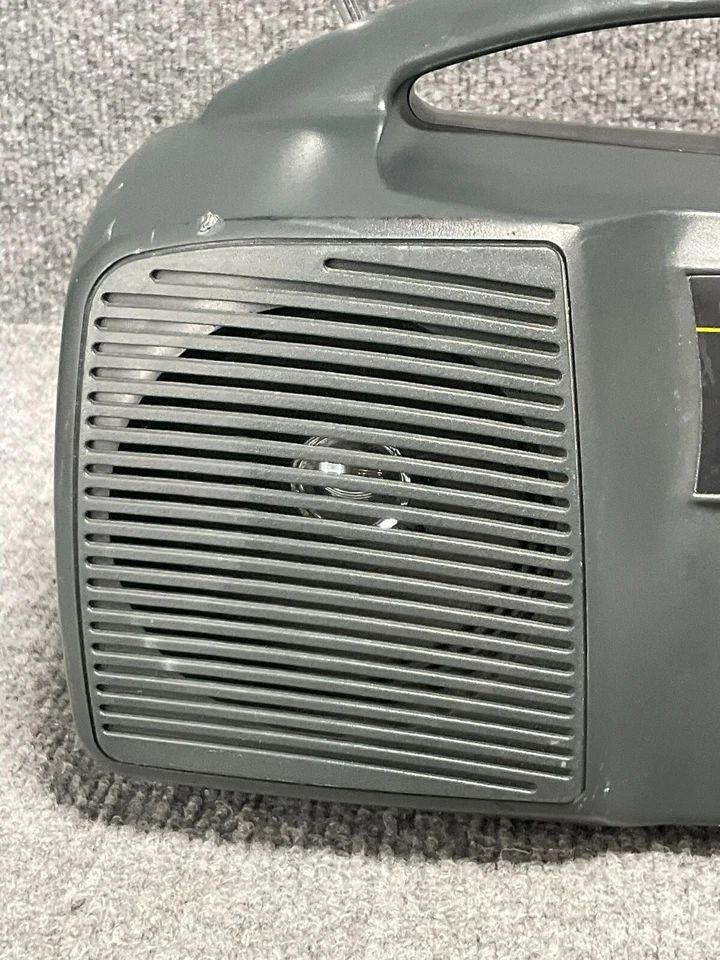 Power Hand Crank FreePlay 📻 96/6472 AM/FM Portable Radio Gray ✅ - Image 4 of 4