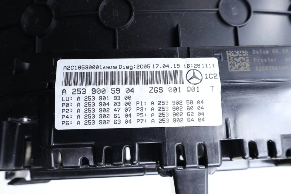 2017–2019 MERCEDES-BENZ GLC43 AMG — приборная панель/спидометр - Изображение 4 из 4