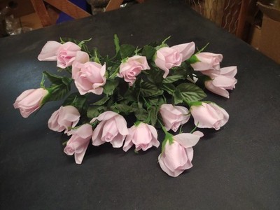 1970s Vintage Pink Silk Roses, Rosebud Bush 16'' w 14 Wired Rose Bud Stems & Buds
