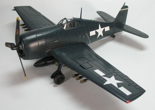 Hobby Master 1/72 HA1101 Grumman F6F Hellcat "Minsi III", CAG David McCampbell - Picture 18 of 21