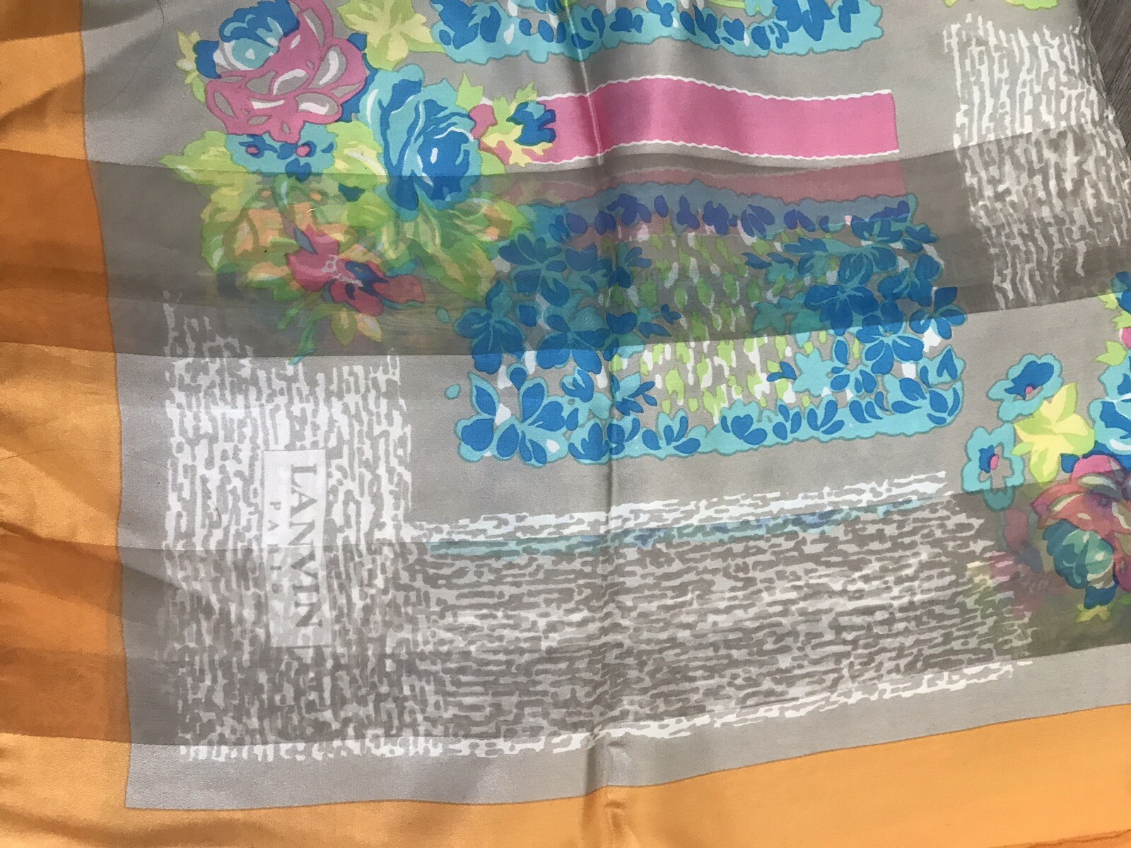 Foulard / Carré de Soie marron/orangé bleu et jaune 100% pure