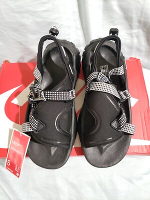 NIB Nike Womens Oneonta Sandal Hiking Adjustable DJ6602-001 Size 5