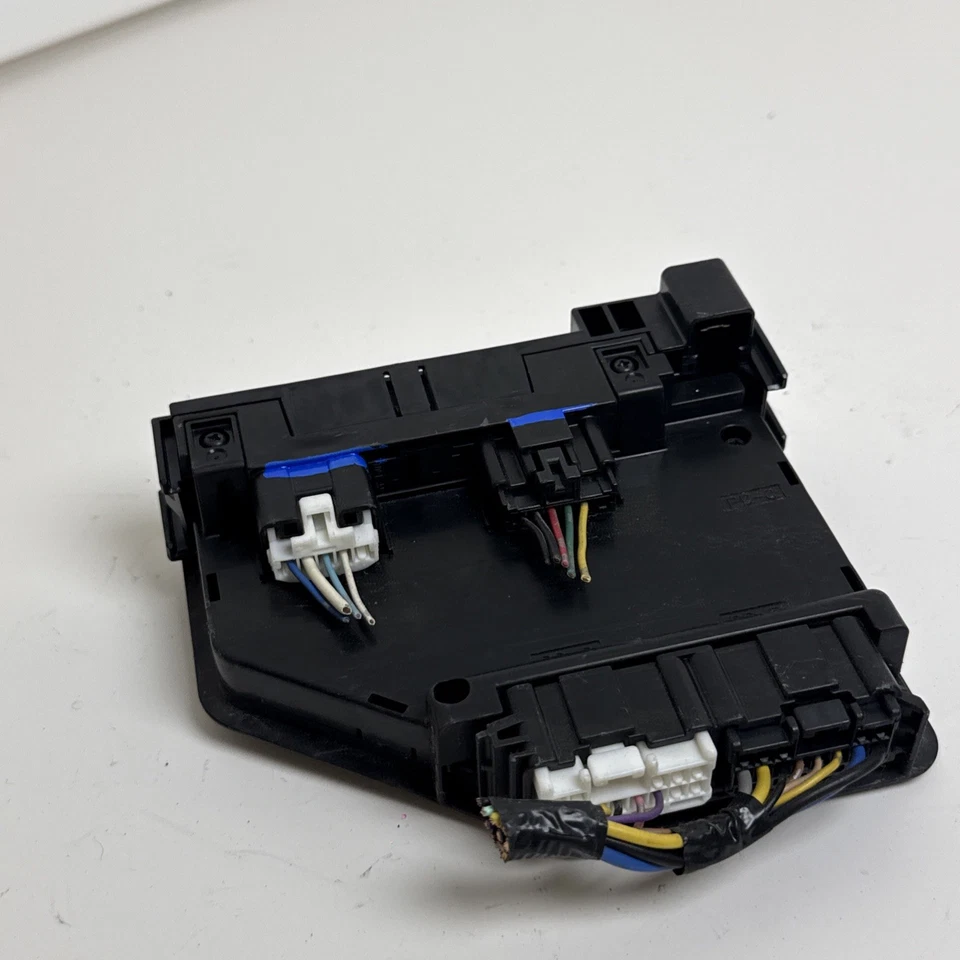 Lexus Es350 2011 bloque de conexiones caja de fusibles 82720-33172 OEM Foto 2 de 4