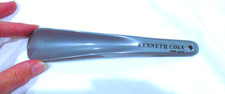 Kenneth Cole gray shoehorn, 7.75 inches