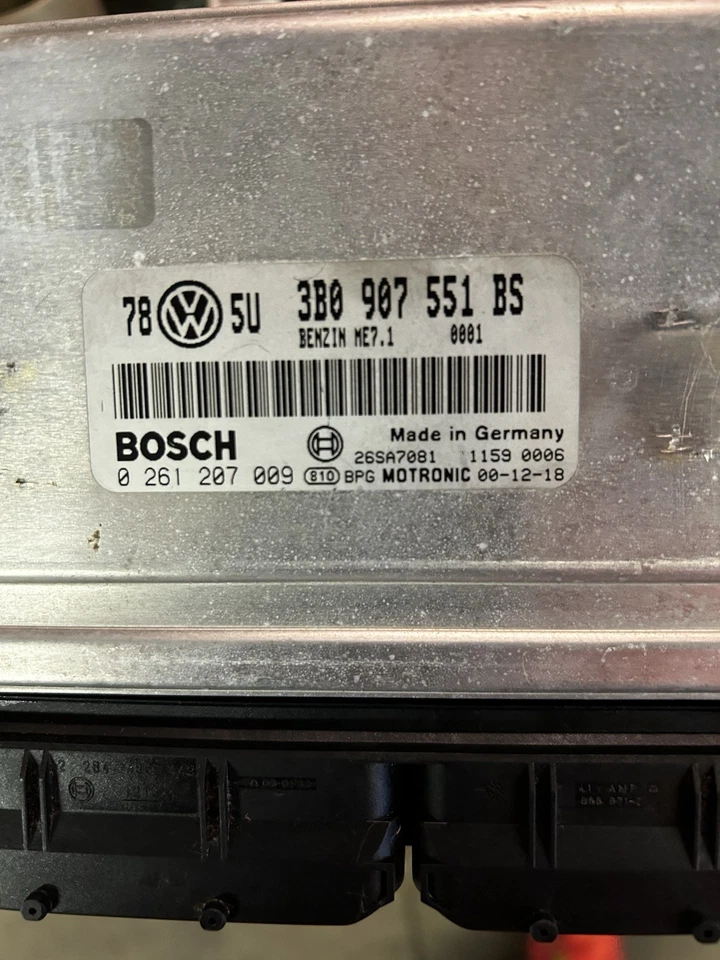 Volkswagen Passat 2000 OEM ECU ECM módulo de control del motor computador 3B0907551AN Foto 2 de 4