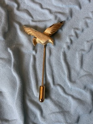 Gold Tone Flying  Bird Pin Lapel Hat Brooch Stick Pin