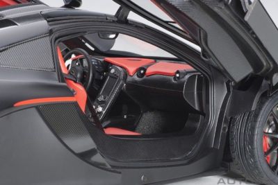 AUTOART McLAREN P1 2013 MATT BLACK/RED ACCENTS OPENINGS 1:12*LARGE