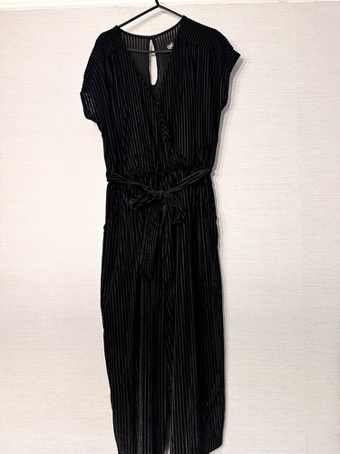 Hell Bunny Jazzy Black Ribbed Velvet V Neck Jumpsuit Cropped Wide Leg Medium - Picture 3 of 3