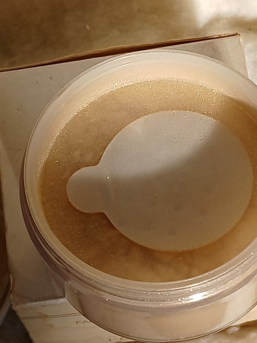 NIB Mary Kay Shimmering Gold Face and Body Powder - Picture 5 of 8